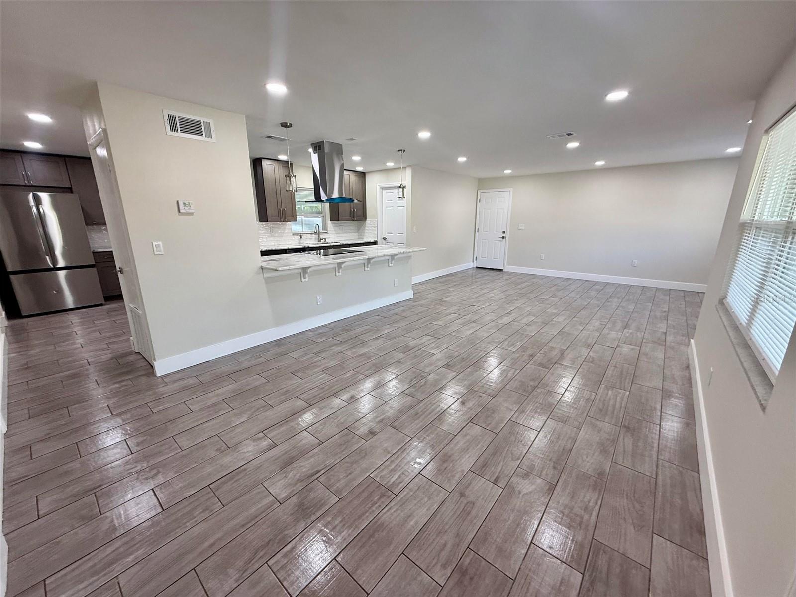 Image 23 of 31 For 459 Longwood Circle