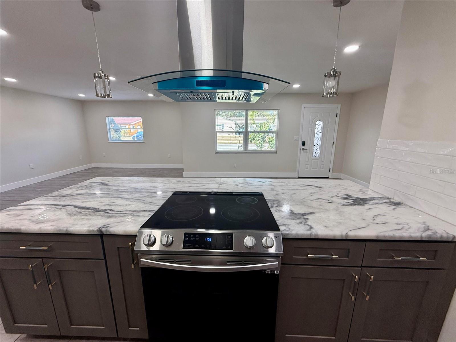 Image 7 of 31 For 459 Longwood Circle