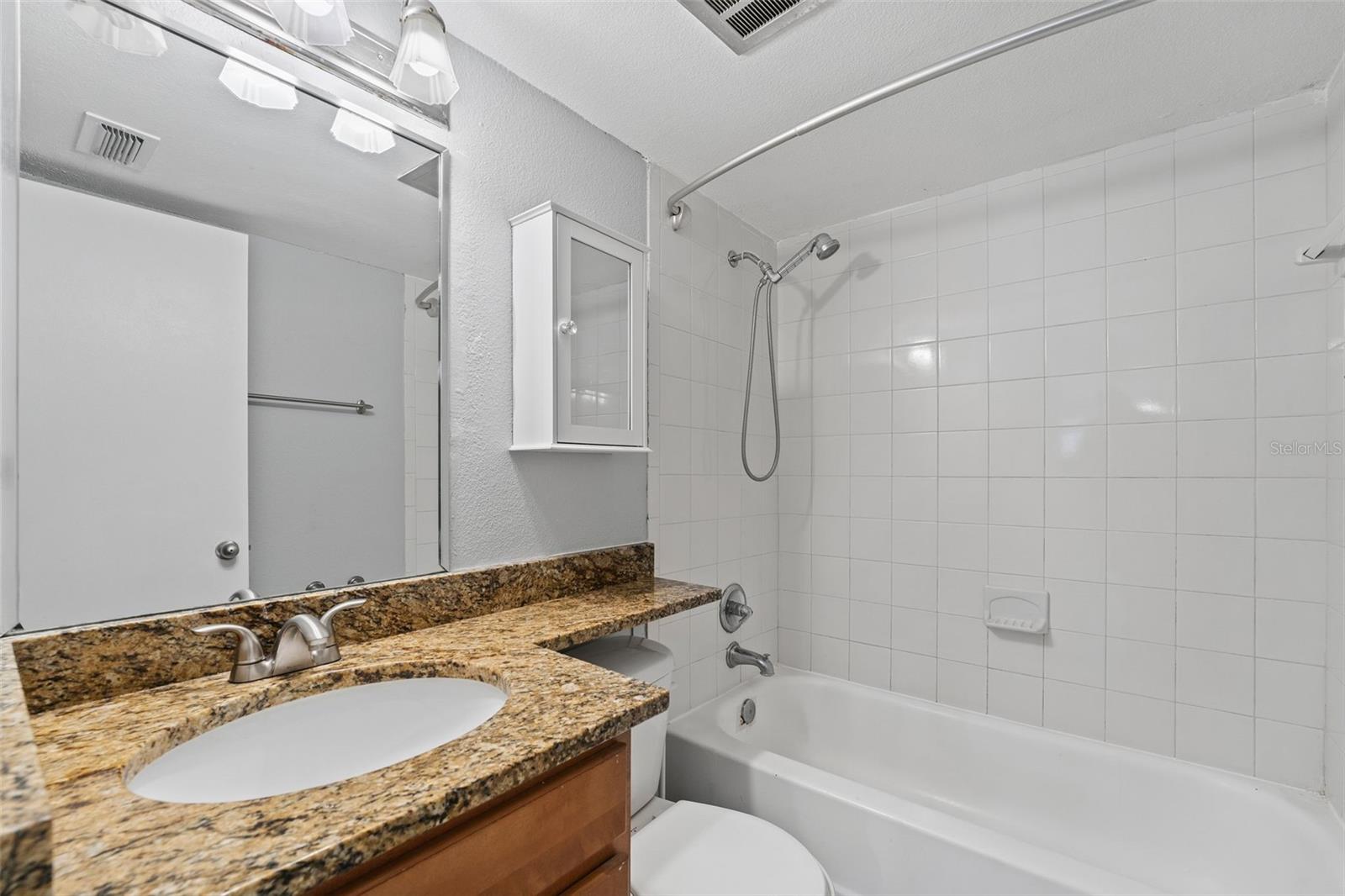 Image 12 of 19 For 317 Amelia Street 4