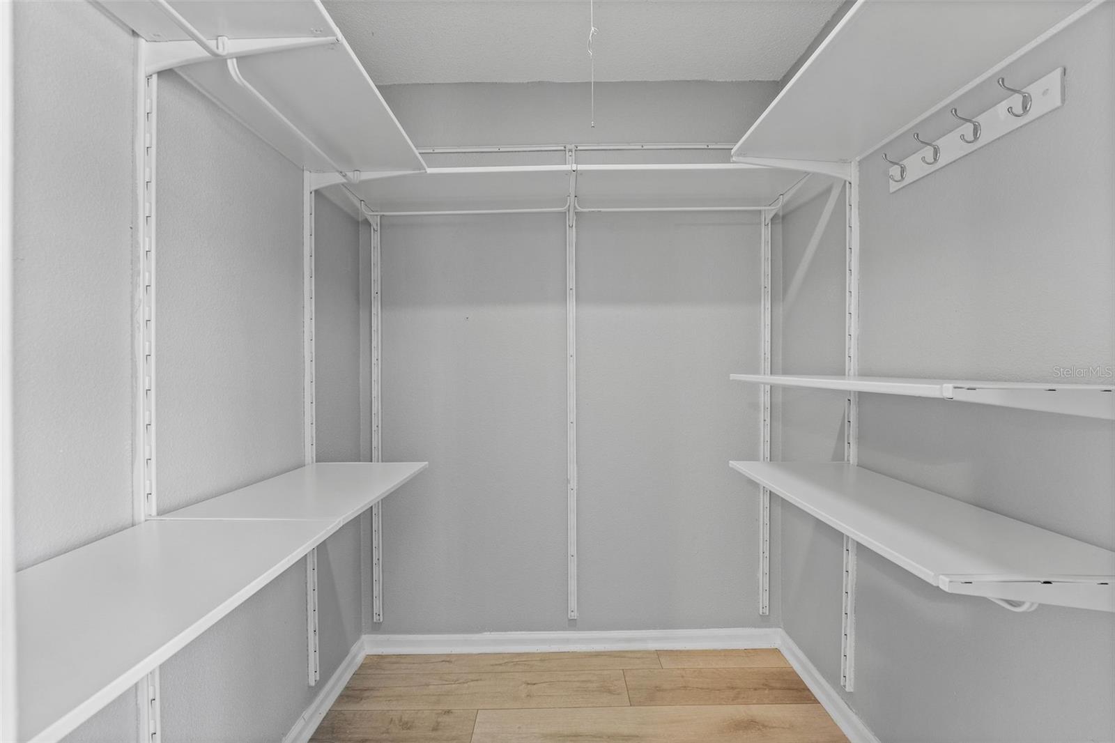 Image 9 of 19 For 317 Amelia Street 4