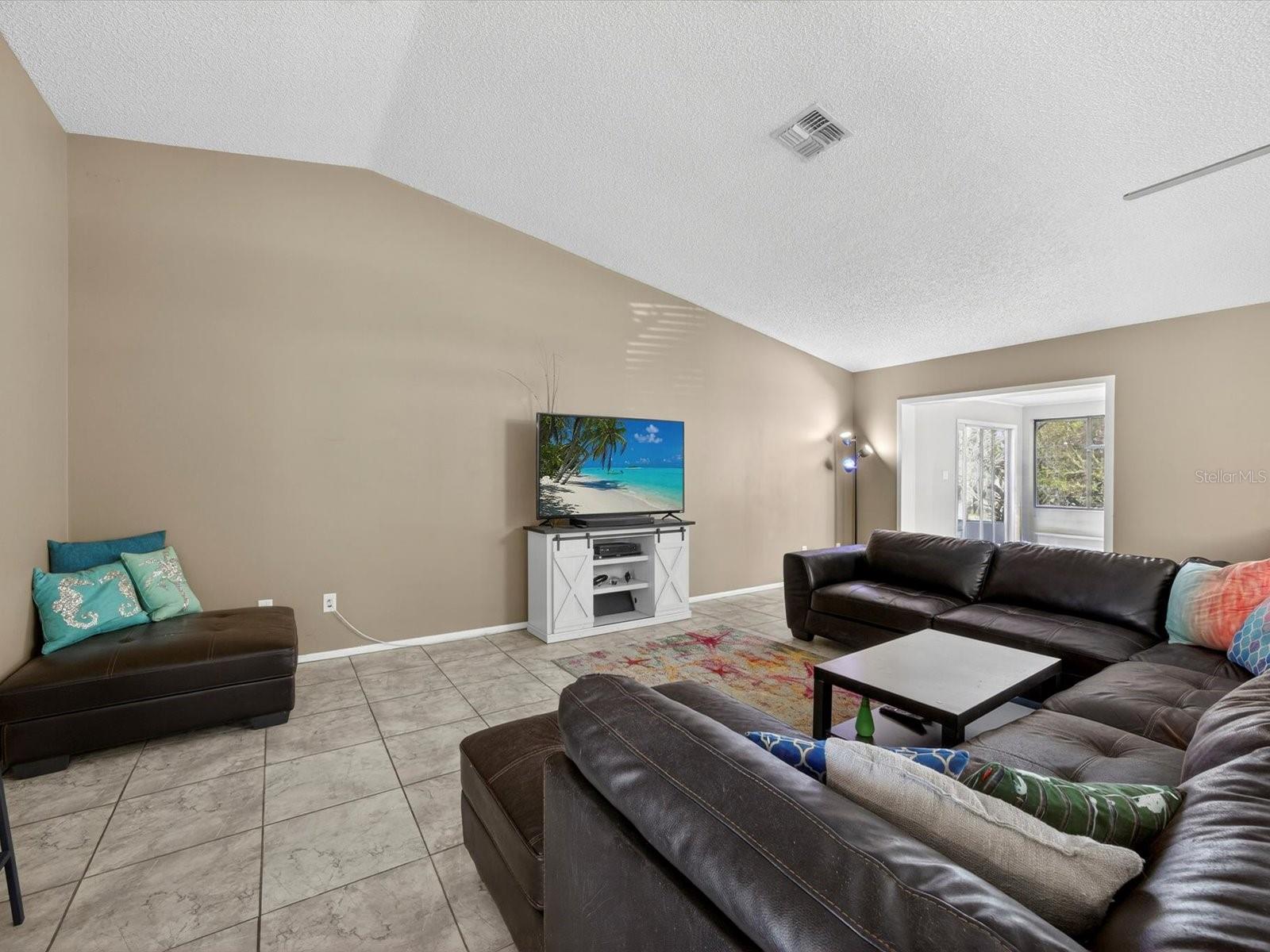 Image 5 of 29 For 11321 Scenic View Lane