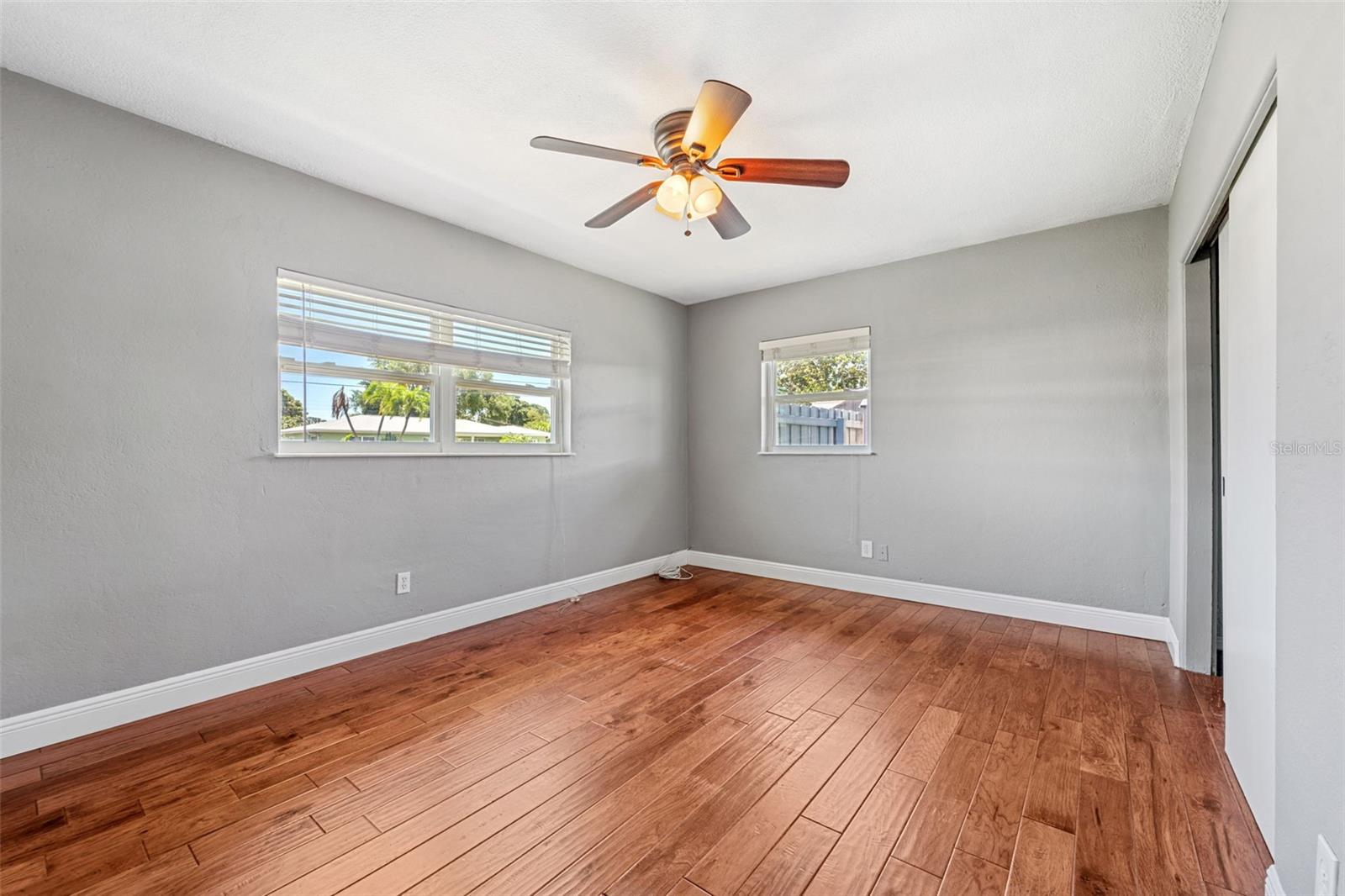 Image 14 of 26 For 1900 40th Street N