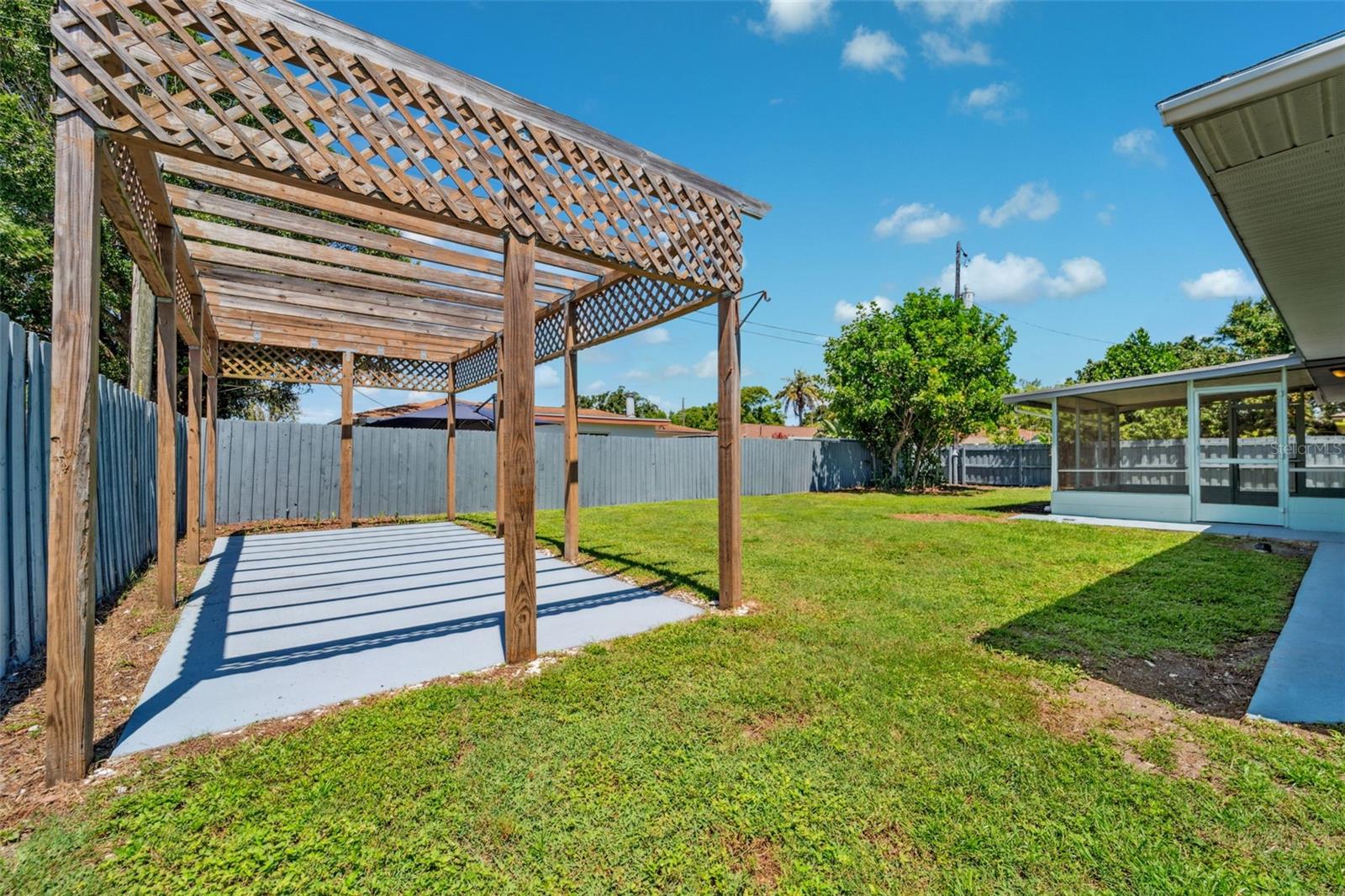 Image 22 of 26 For 1900 40th Street N