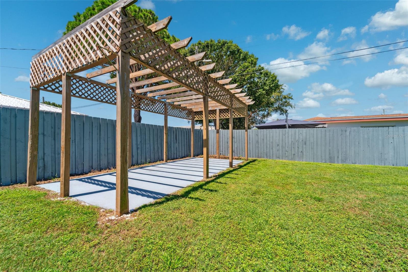 Image 23 of 26 For 1900 40th Street N