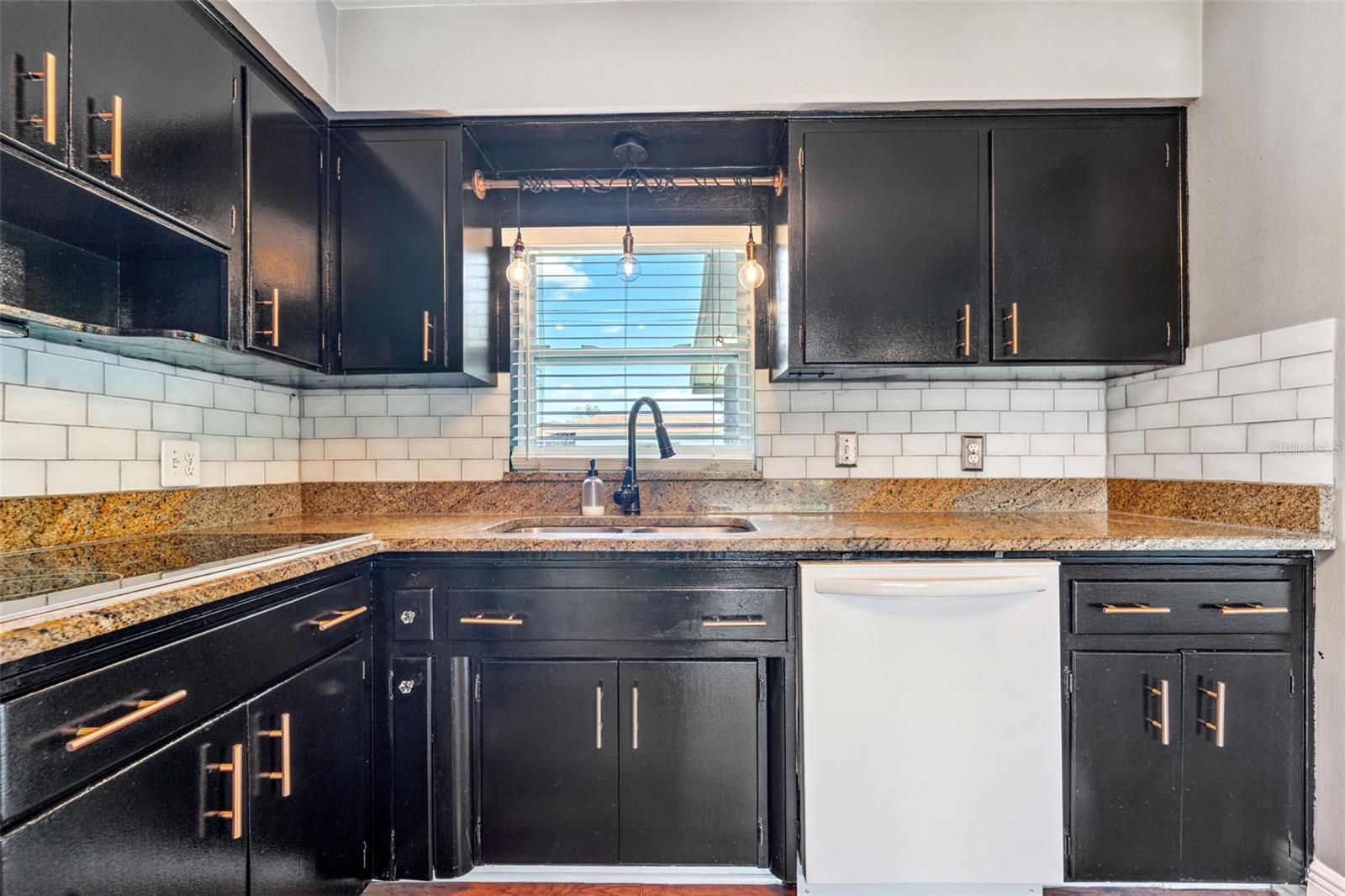 Image 4 of 26 For 1900 40th Street N