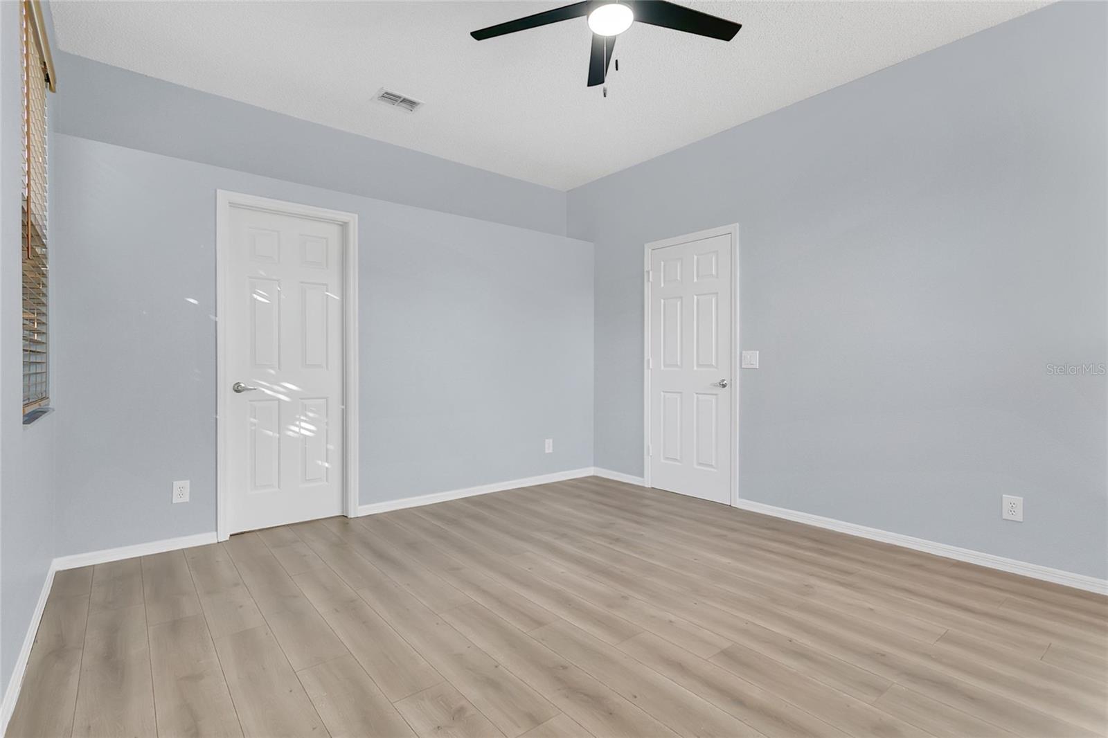 Image 10 of 24 For 8102 Country Run Parkway