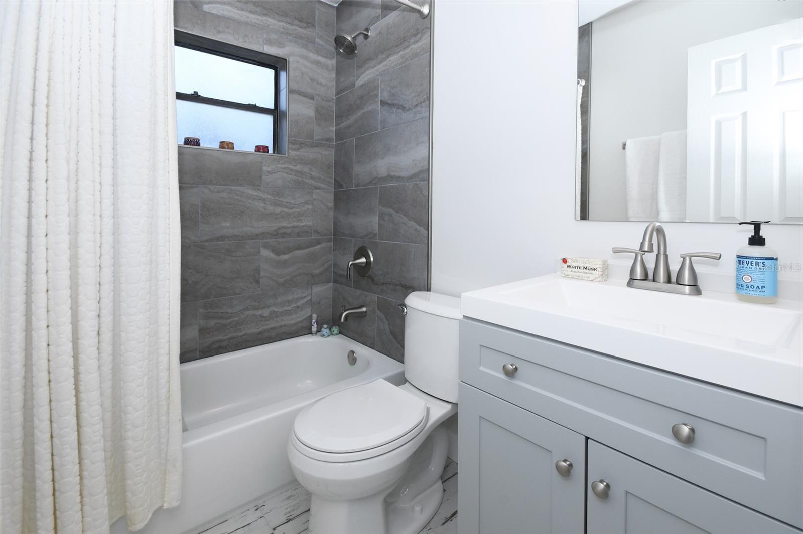 Image 21 of 28 For 336 Bunker Place