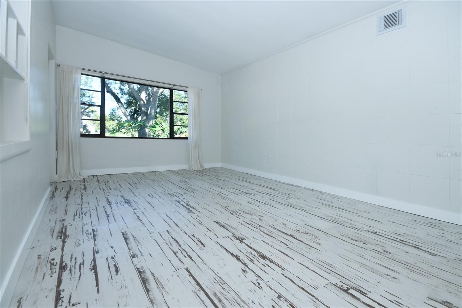 Image 7 of 28 For 336 Bunker Place