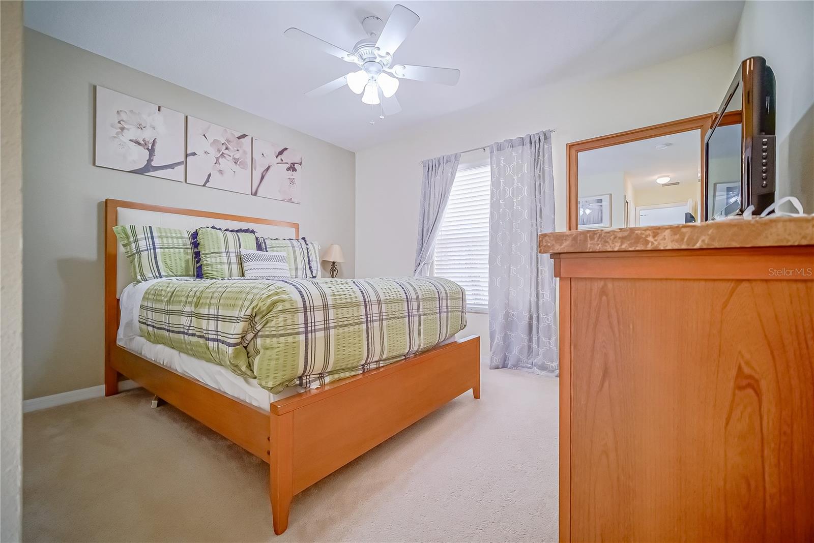 Image 24 of 39 For 1009 Orange Cosmos Boulevard