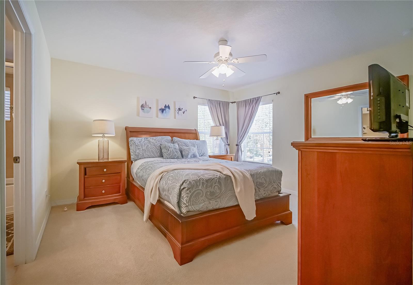 Image 28 of 39 For 1009 Orange Cosmos Boulevard