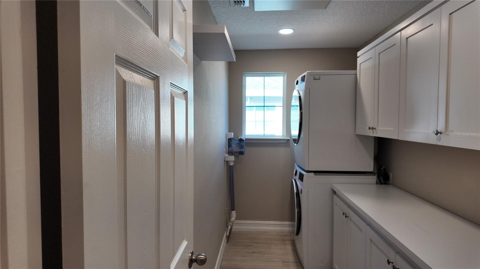 Image 14 of 32 For 8764 Lookout Pointe Drive