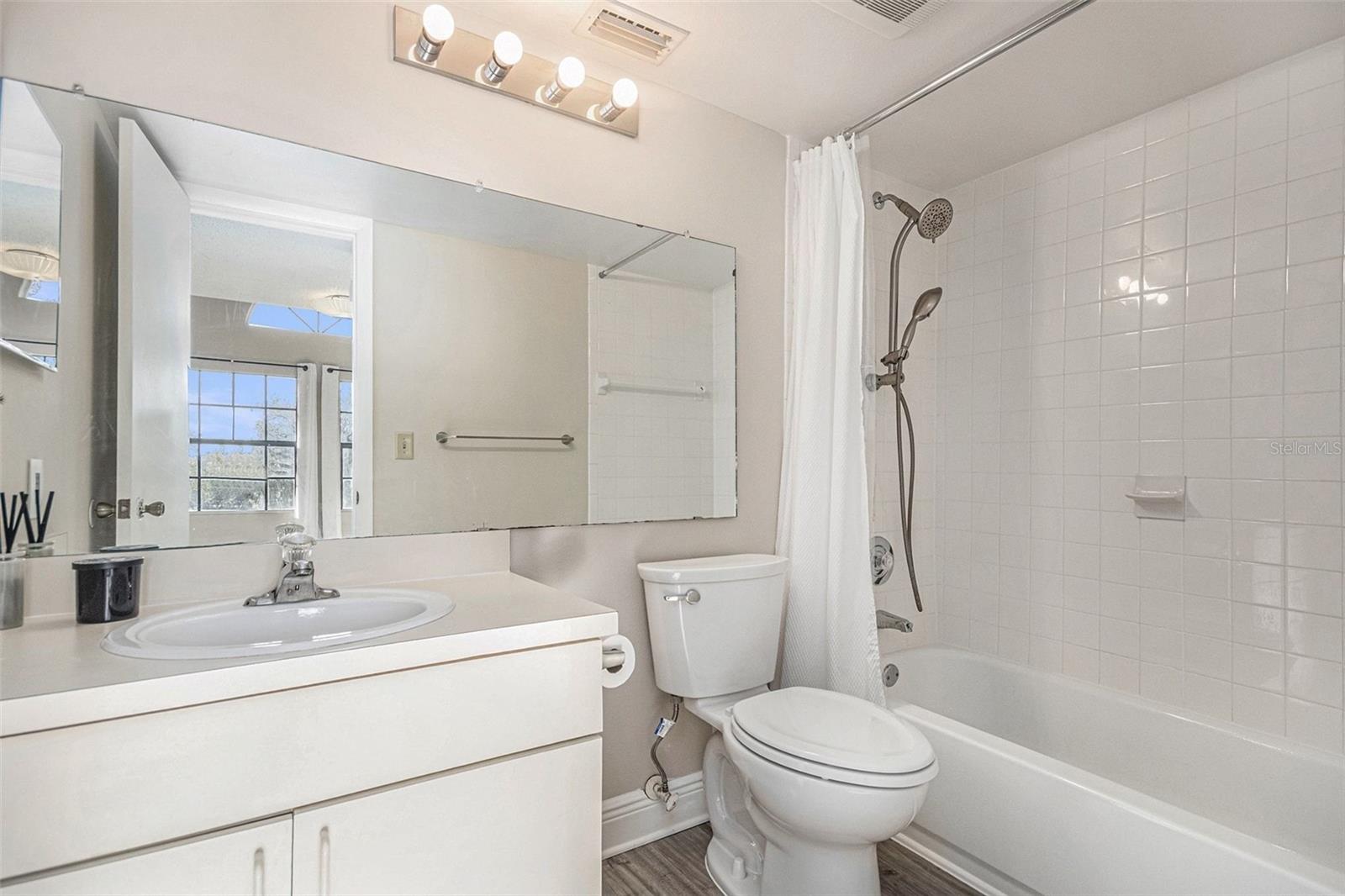 Image 12 of 20 For 315 Lakepointe Drive 104