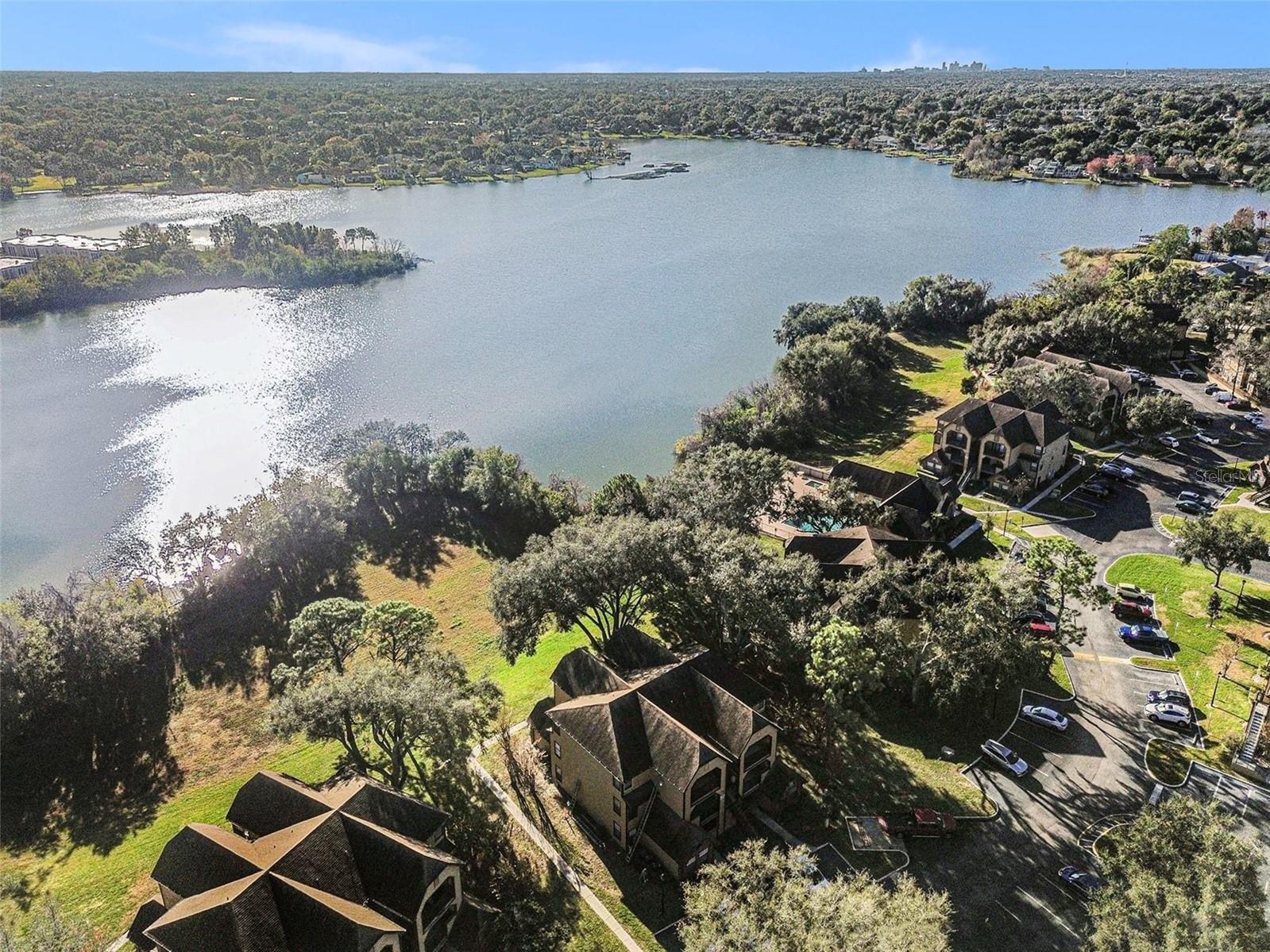 Image 18 of 20 For 315 Lakepointe Drive 104