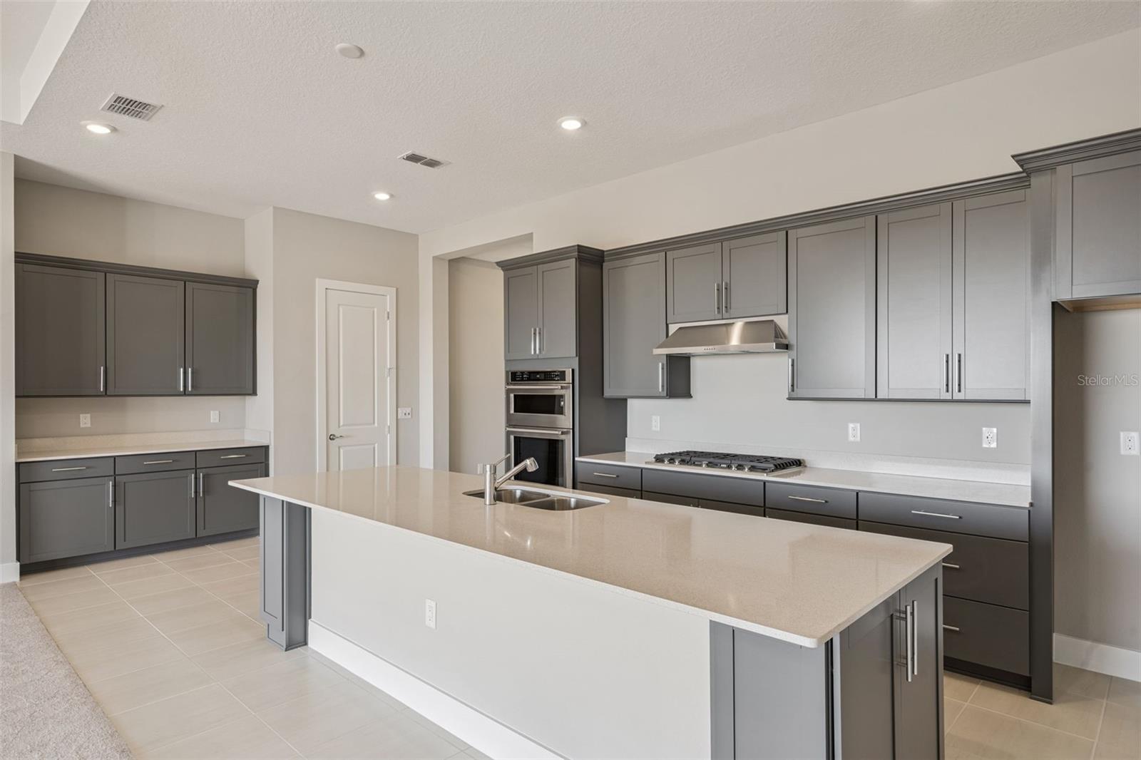 Image 11 of 38 For 4653 Golden Birch Avenue