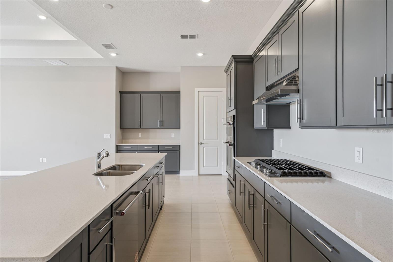 Image 14 of 38 For 4653 Golden Birch Avenue