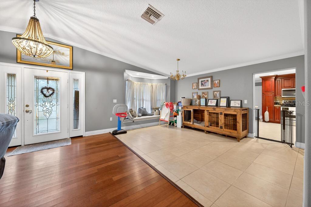 Image 10 of 74 For 746 Washington Avenue W