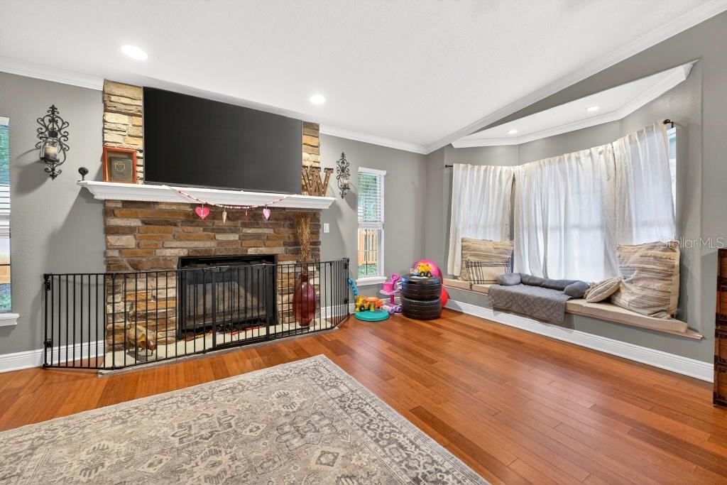 Image 12 of 74 For 746 Washington Avenue W