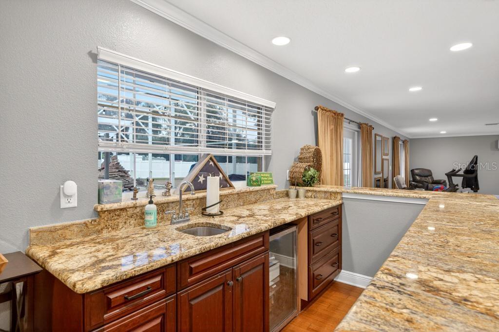 Image 16 of 74 For 746 Washington Avenue W