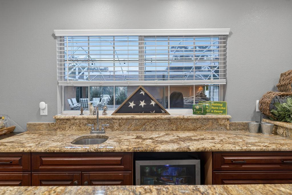 Image 17 of 74 For 746 Washington Avenue W