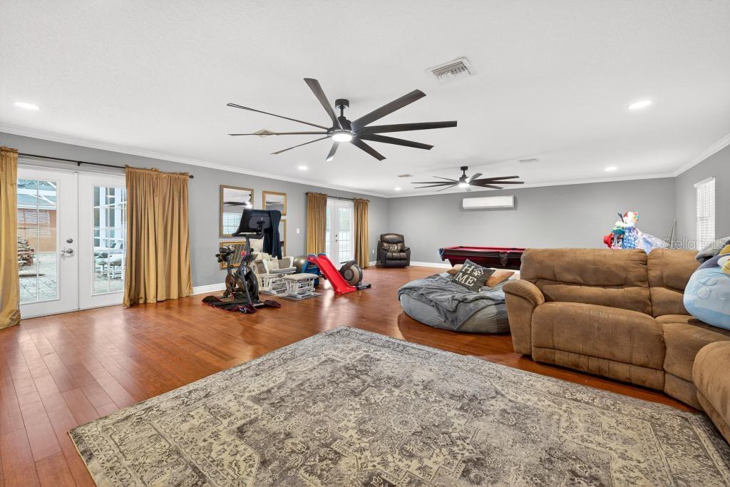 Image 20 of 74 For 746 Washington Avenue W