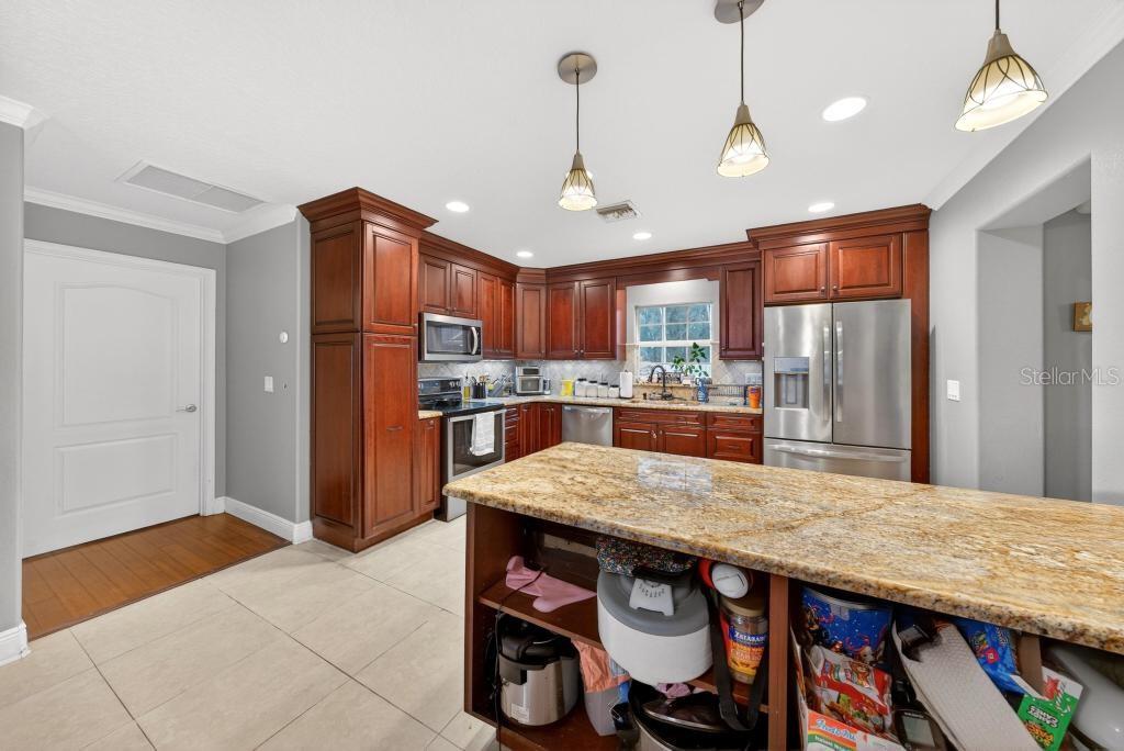 Image 29 of 74 For 746 Washington Avenue W