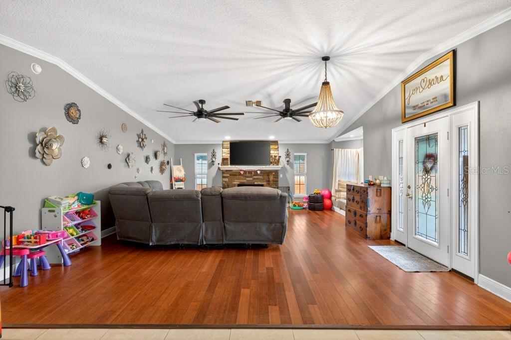 Image 3 of 74 For 746 Washington Avenue W