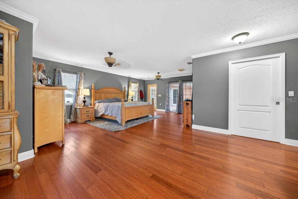 Image 34 of 74 For 746 Washington Avenue W