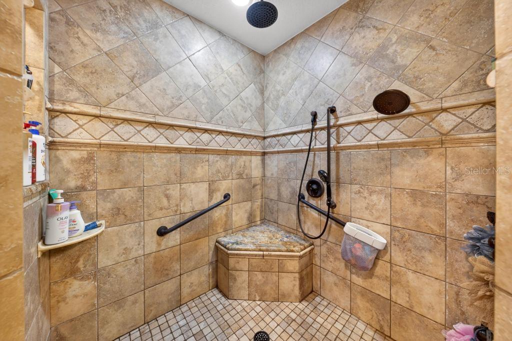 Image 45 of 74 For 746 Washington Avenue W