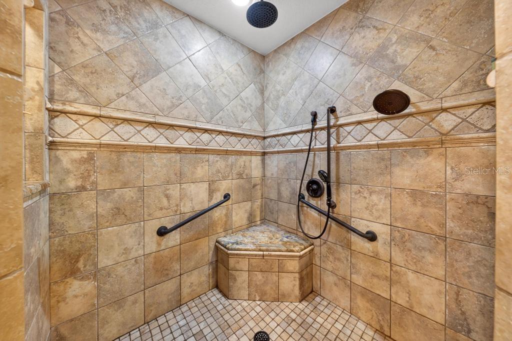 Image 46 of 74 For 746 Washington Avenue W