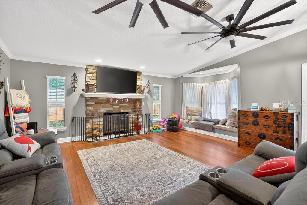 Image 5 of 74 For 746 Washington Avenue W