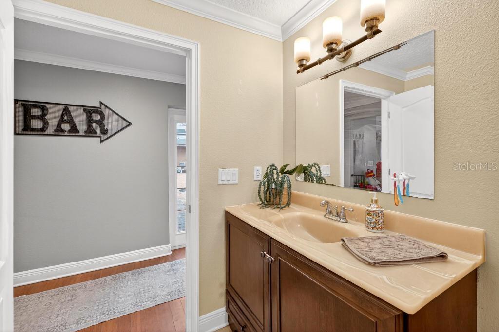 Image 52 of 74 For 746 Washington Avenue W