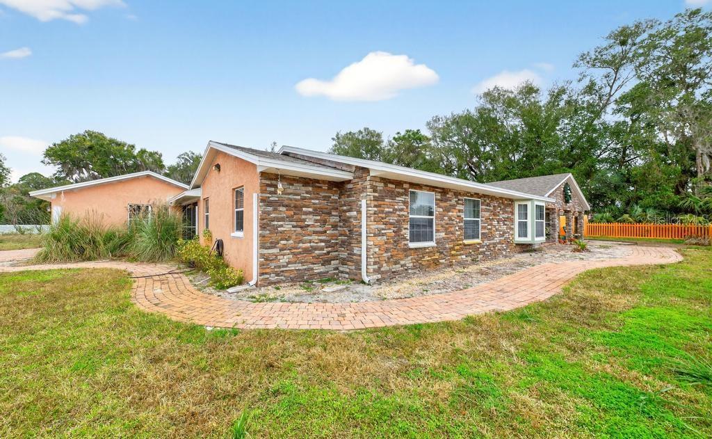 Image 72 of 74 For 746 Washington Avenue W