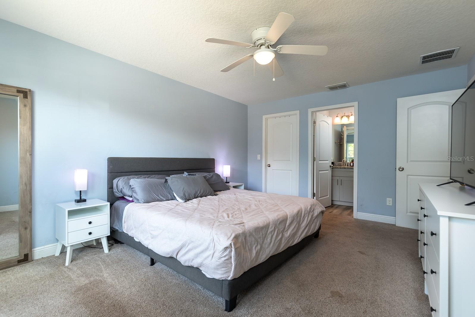 Image 13 of 21 For 367 Daisey Avenue