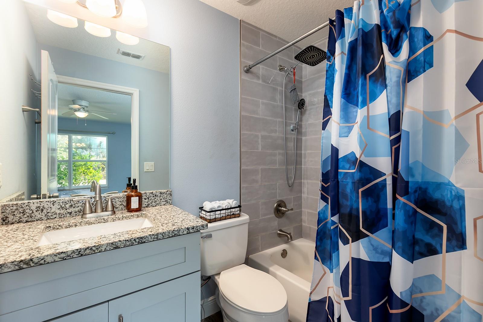 Image 14 of 21 For 367 Daisey Avenue