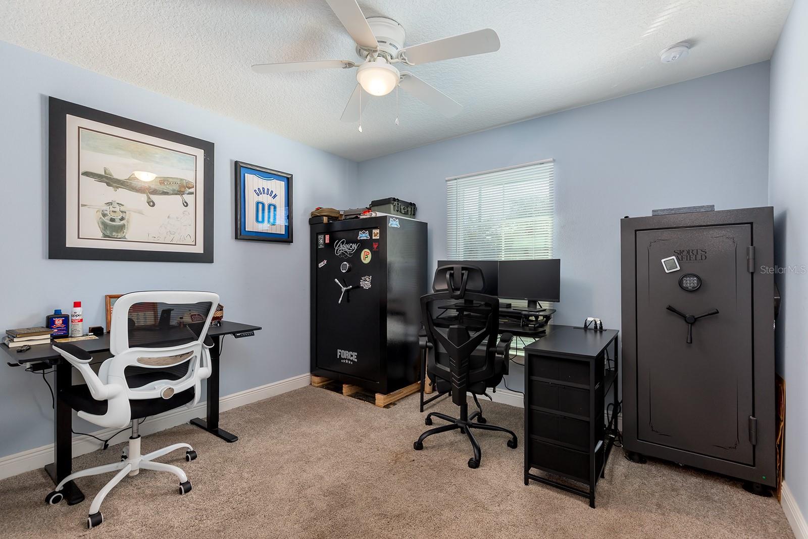 Image 17 of 21 For 367 Daisey Avenue