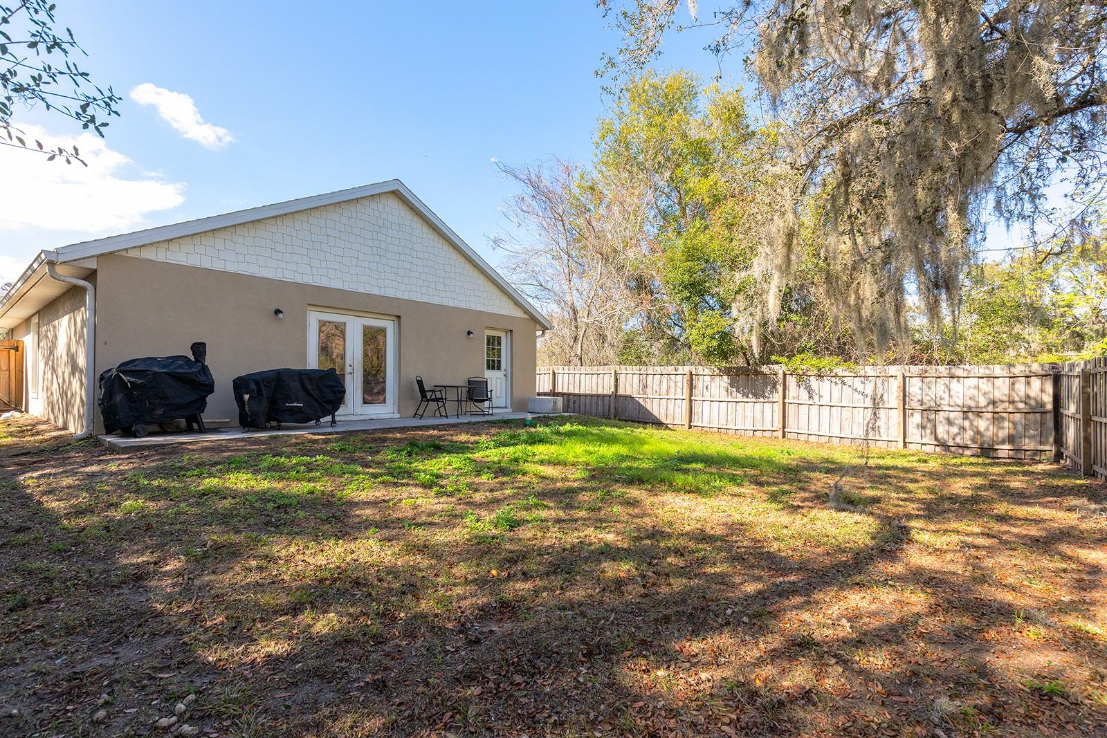 Image 20 of 21 For 367 Daisey Avenue