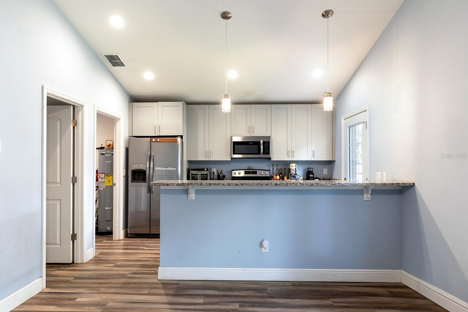 Image 8 of 21 For 367 Daisey Avenue