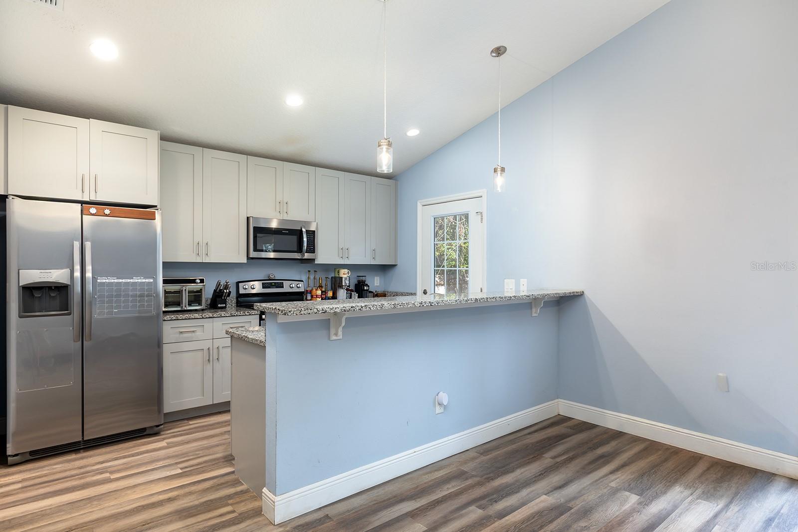 Image 9 of 21 For 367 Daisey Avenue