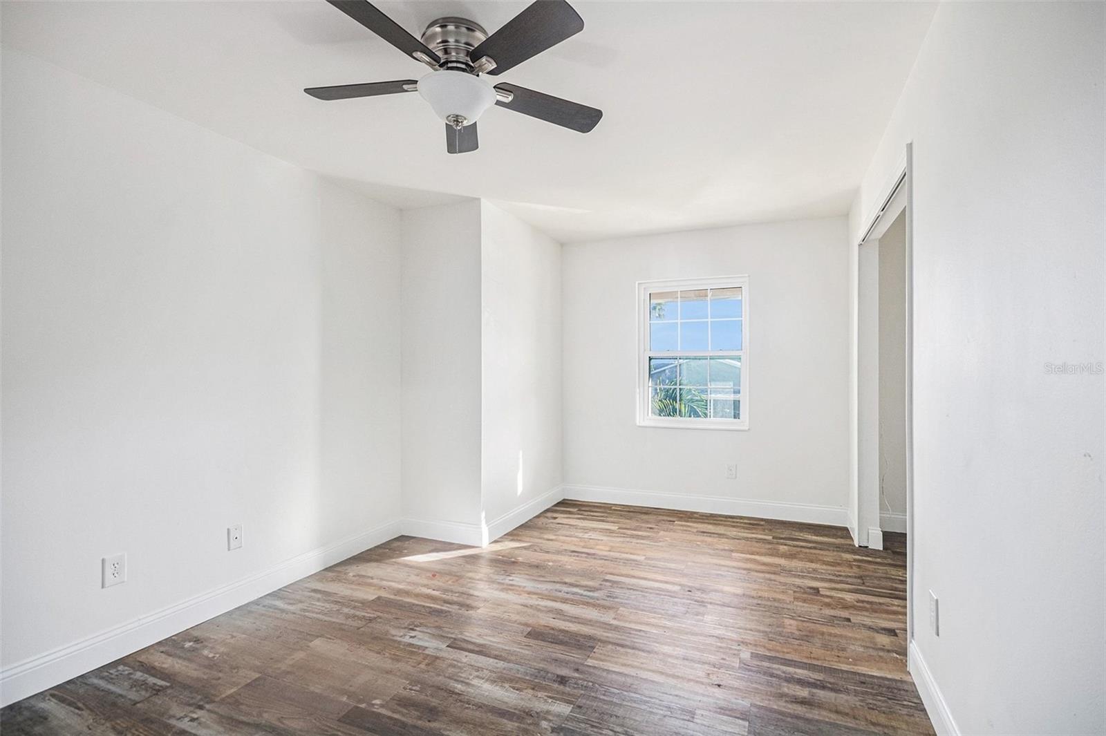 Image 19 of 25 For 1266 Village Way