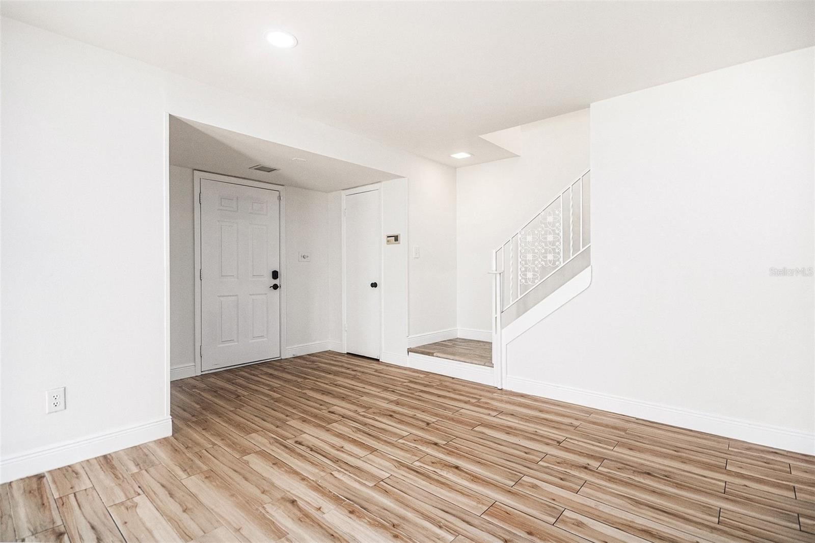 Image 3 of 25 For 1266 Village Way