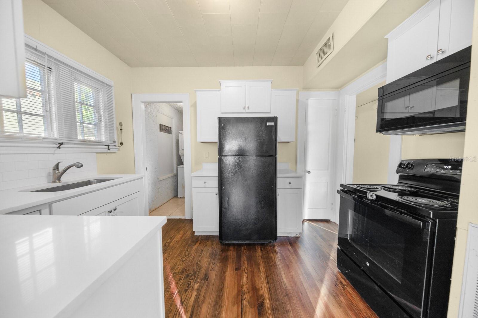 Image 9 of 19 For 1271 6th Street