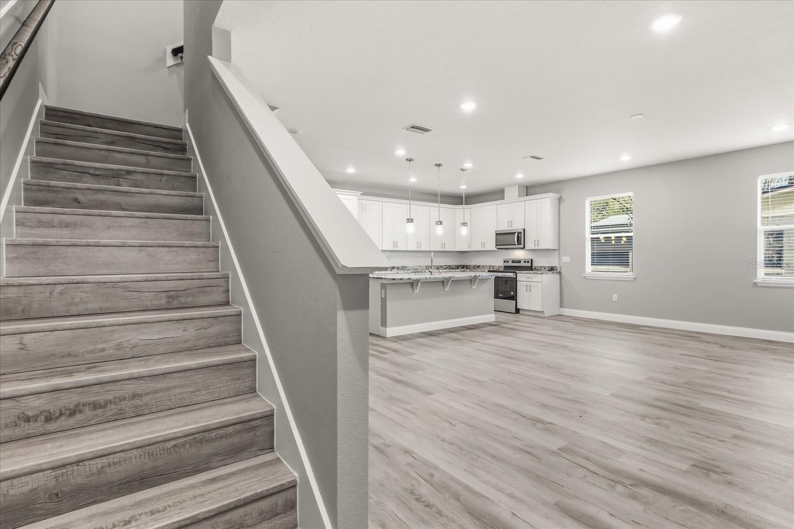 Image 3 of 27 For 2226 Southwest Road