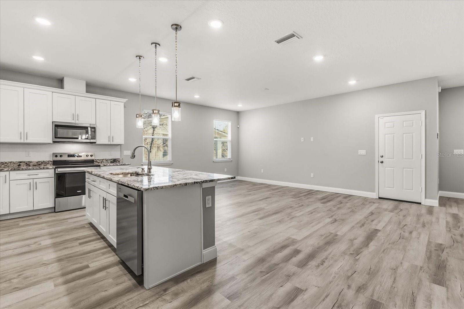 Image 7 of 27 For 2226 Southwest Road