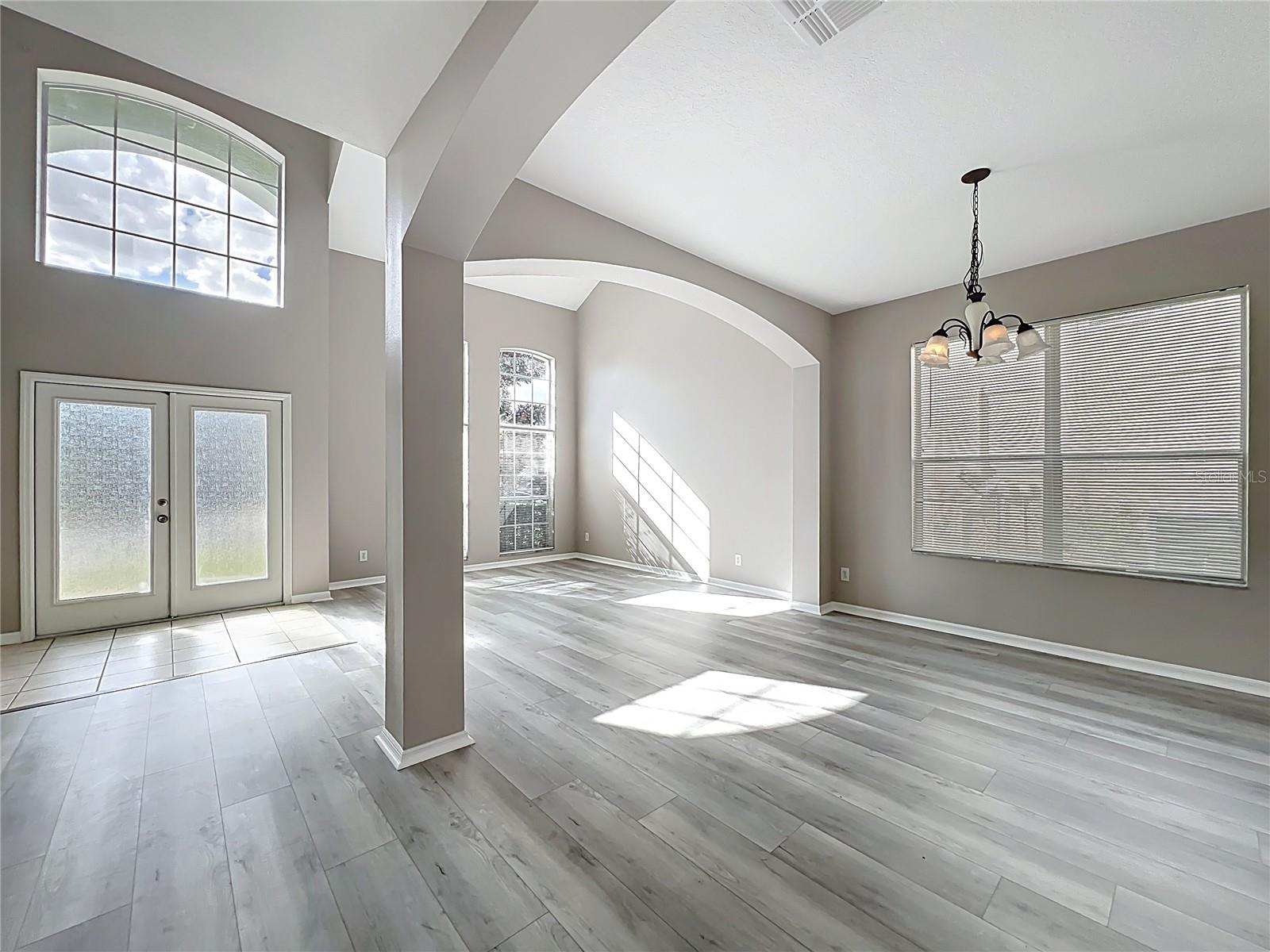 Image 10 of 69 For 33411 Terragona Drive