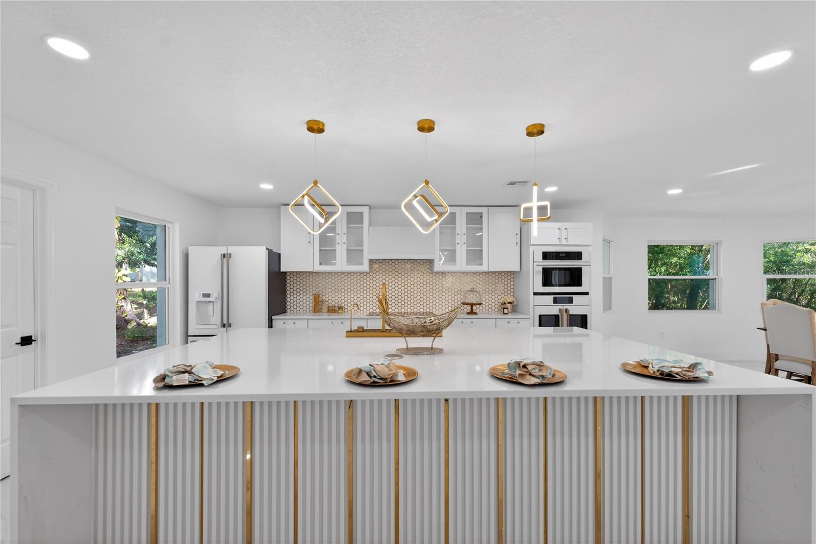 Image 20 of 58 For 305 Sweetwater Club Circle