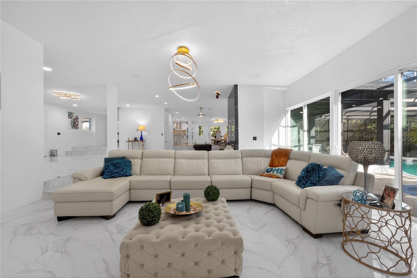 Image 29 of 58 For 305 Sweetwater Club Circle