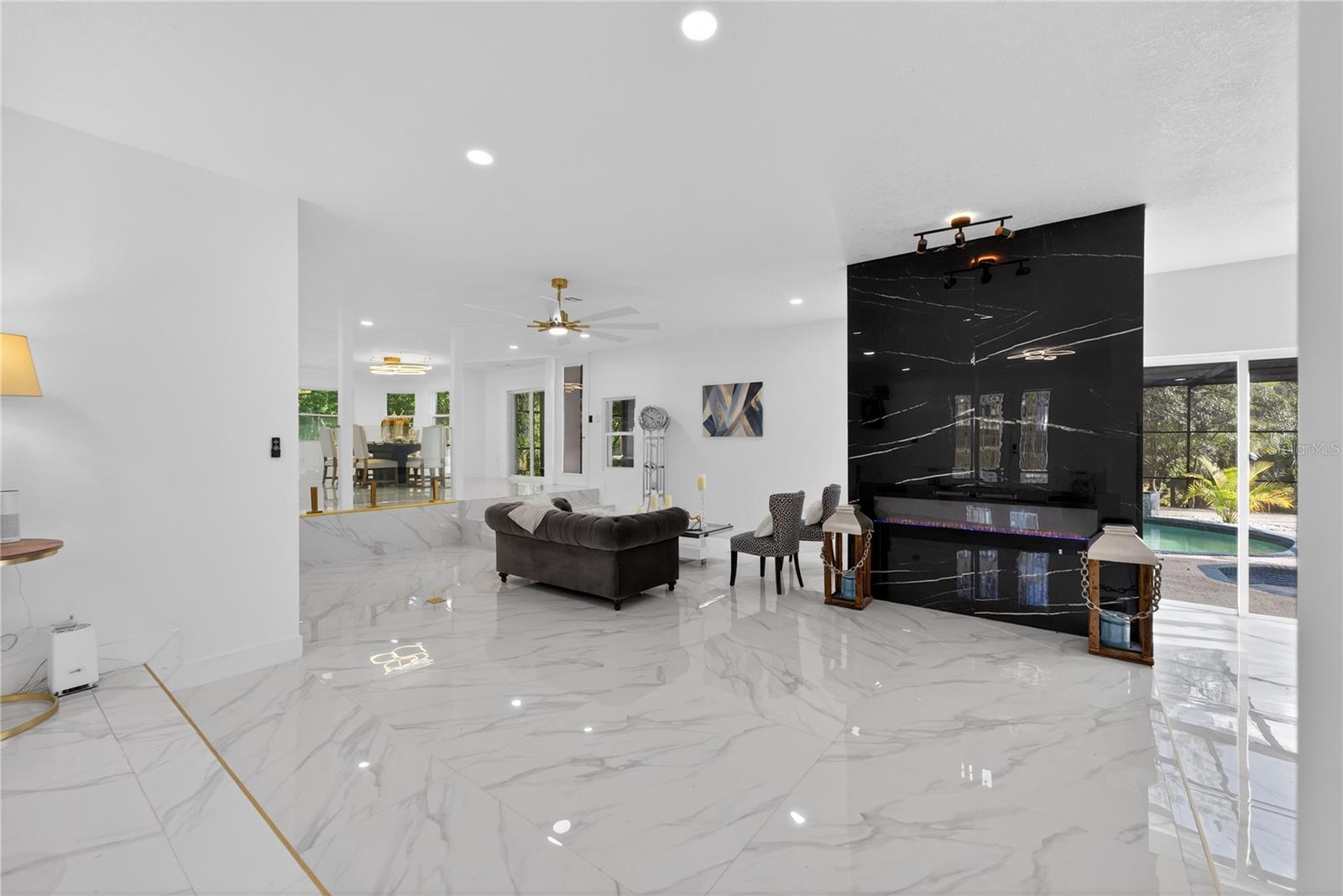 Image 30 of 58 For 305 Sweetwater Club Circle