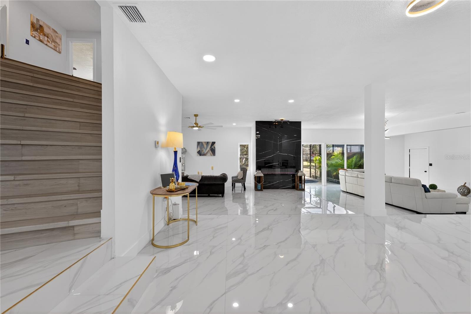 Image 34 of 58 For 305 Sweetwater Club Circle