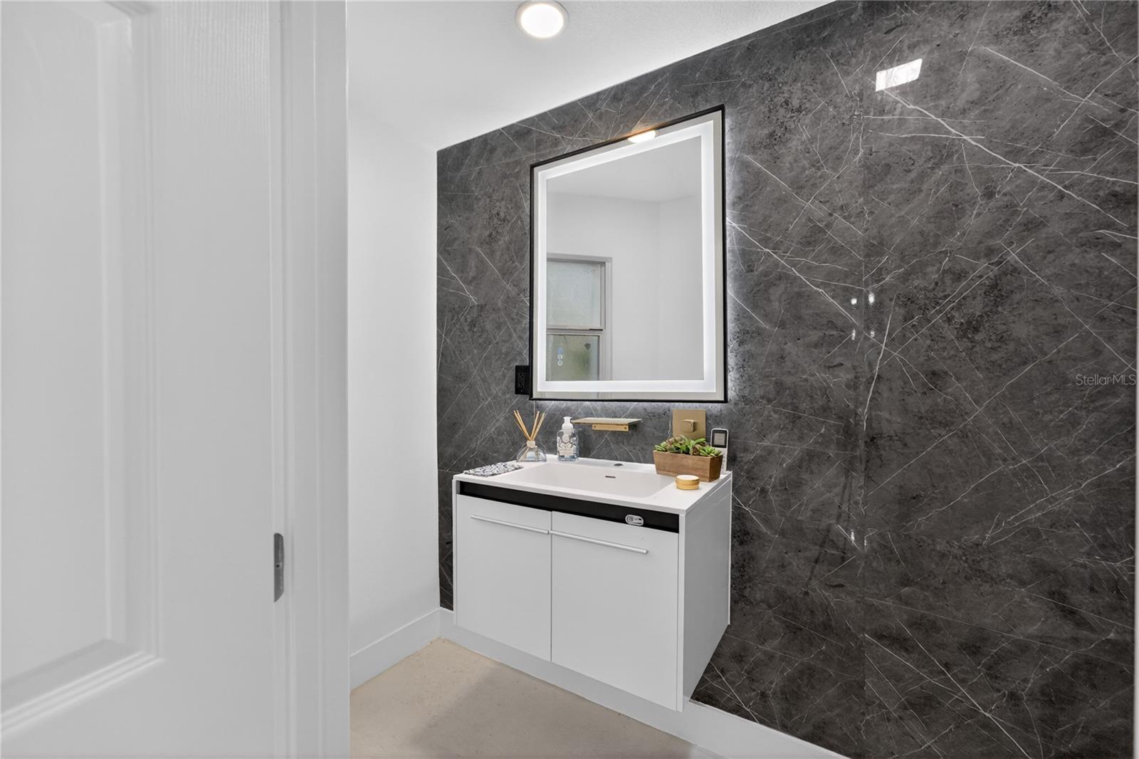 Image 35 of 58 For 305 Sweetwater Club Circle