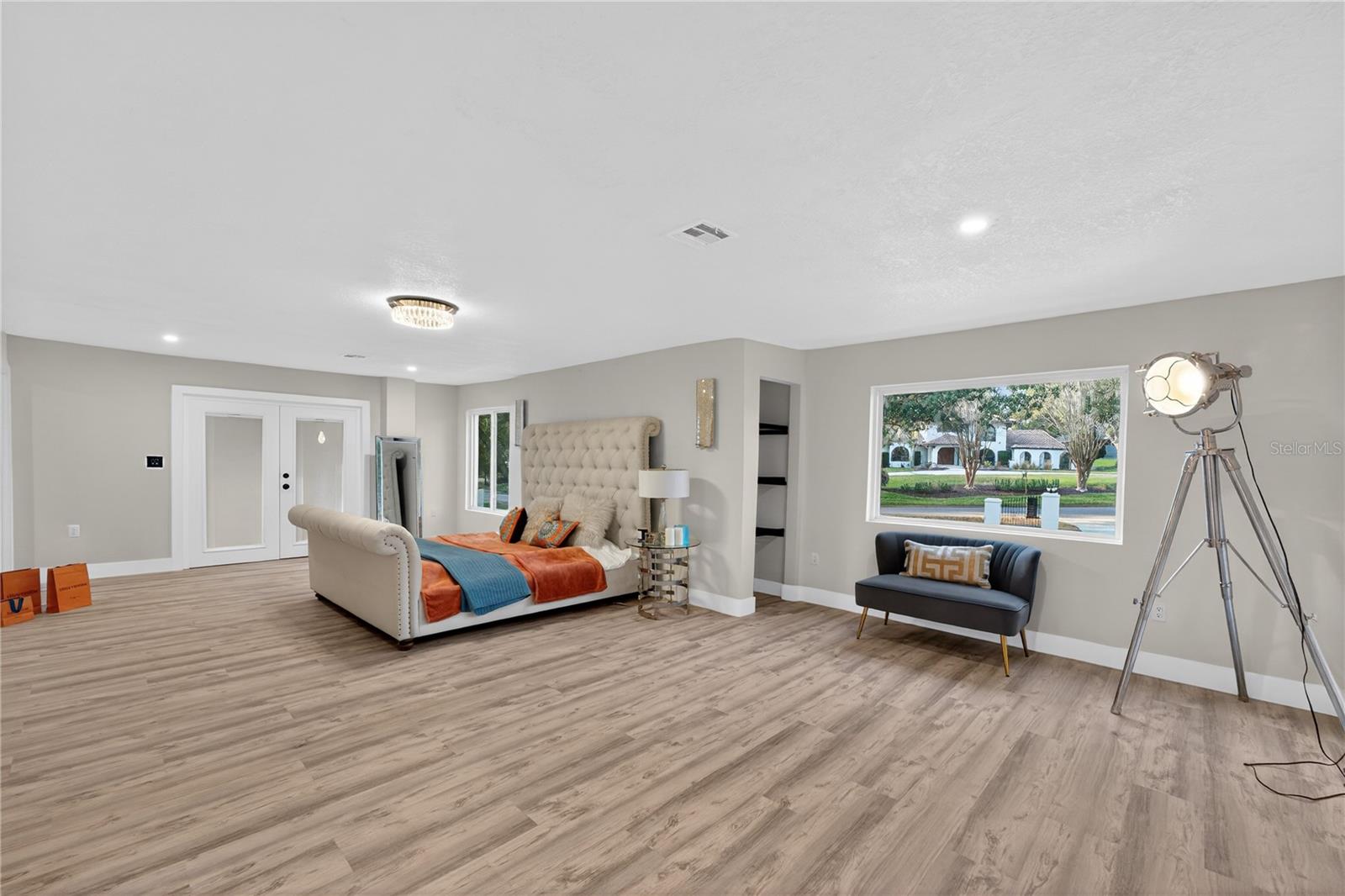 Image 37 of 58 For 305 Sweetwater Club Circle